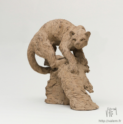 Ocelot sur une branche - Terre cuite - 29 x 42 x 20 cm