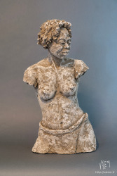 Marie - Terre cuite - 64 x 34 x 25 cm